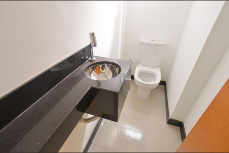 Apartamento à venda com 150m², 4 quartos e 4 vagasLavabo