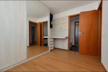 Apartamento à venda com 150m², 4 quartos e 4 vagasSuite 1