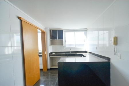 Apartamento à venda com 150m², 4 quartos e 4 vagasCozinha