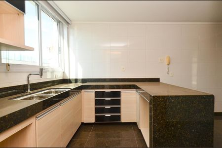 Apartamento à venda com 150m², 4 quartos e 4 vagasCozinha