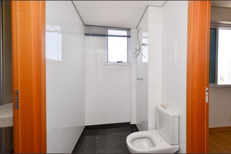 Apartamento à venda com 150m², 4 quartos e 4 vagas Banheiro da Suite 2