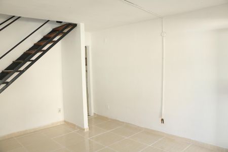 Casa para alugar com 80m², 2 quartos e 2 vagasSala