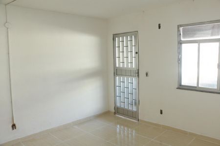 Casa para alugar com 80m², 2 quartos e 2 vagasSala