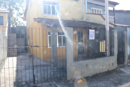 Casa para alugar com 80m², 2 quartos e 2 vagasFachada e Placa