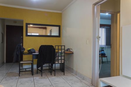 Apartamento à venda com 74m², 2 quartos e 1 vaga Apartamento à venda com 74m², 2 quartos e 1 vagaSala