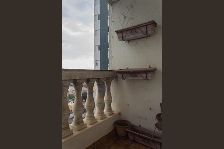 Apartamento à venda com 74m², 2 quartos e 1 vaga Apartamento à venda com 74m², 2 quartos e 1 vagaVaranda