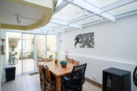 Apartamento à venda com 93m², 2 quartos e 1 vagaVaranda