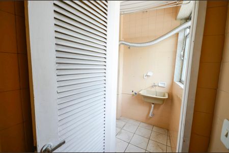 Apartamento à venda com 106m², 3 quartos e 2 vagasBanheiro de Serviço