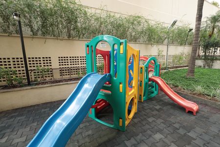 Apartamento à venda com 173m², 3 quartos e 3 vagasÁrea comum - Playground