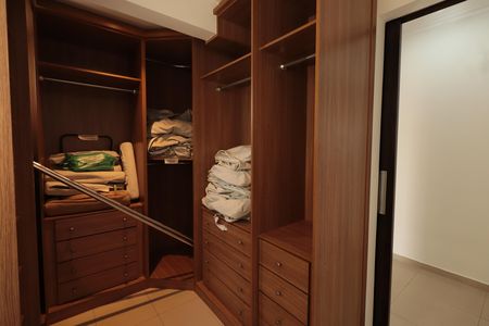 Apartamento à venda com 173m², 3 quartos e 3 vagasCloset da suíte 1