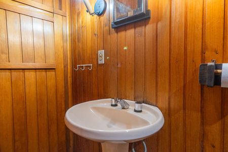 Casa à venda com 390m², 4 quartos e 3 vagas Casa à venda com 390m², 4 quartos e 3 vagasBanheiro Social 1