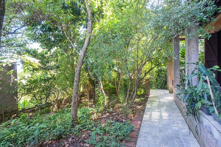 Casa à venda com 390m², 4 quartos e 3 vagas Casa à venda com 390m², 4 quartos e 3 vagasQuintal