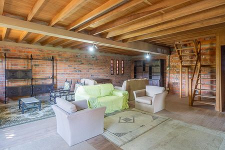 Casa à venda com 390m², 4 quartos e 3 vagas Casa à venda com 390m², 4 quartos e 3 vagasSala