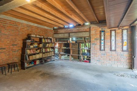Casa à venda com 390m², 4 quartos e 3 vagas Casa à venda com 390m², 4 quartos e 3 vagasGaragem