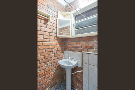 Casa à venda com 390m², 4 quartos e 3 vagas Casa à venda com 390m², 4 quartos e 3 vagasBanheiro Social 2