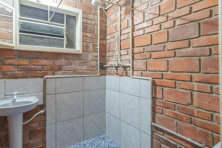 Casa à venda com 390m², 4 quartos e 3 vagas Casa à venda com 390m², 4 quartos e 3 vagasBanheiro Social 2