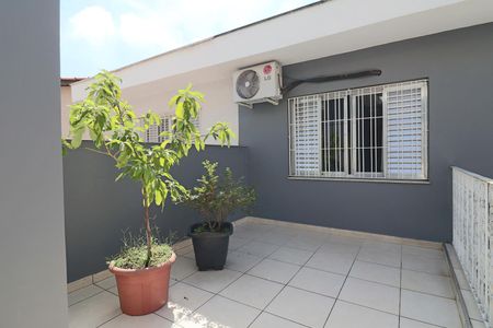 Casa à venda com 200m², 5 quartos e 2 vagasQuintal