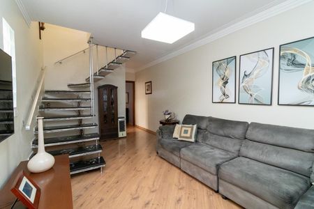 Casa à venda com 200m², 5 quartos e 2 vagasSala