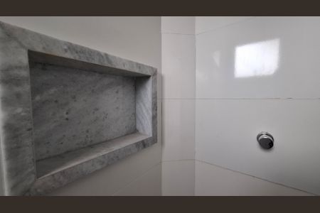 Apartamento à venda com 106m², 2 quartos e 1 vaga Apartamento à venda com 106m², 2 quartos e 1 vagaBanheiro da Suíte