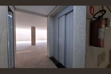 Apartamento à venda com 106m², 2 quartos e 1 vaga Apartamento à venda com 106m², 2 quartos e 1 vagaElevador