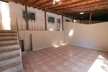 Casa para alugar com 280m², 3 quartos e 2 vagasEntrada / Garagem