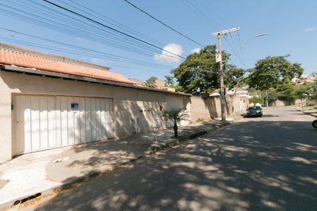 Casa para alugar com 280m², 3 quartos e 2 vagasFachada