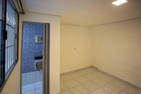 Casa para alugar com 28m², 1 quarto e sem vagaSala/ Quarto