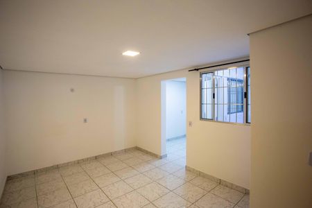 Casa para alugar com 28m², 1 quarto e sem vagaSala/ Quarto