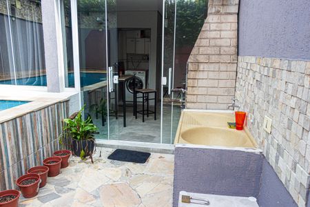 Casa para alugar com 80m², 2 quartos e 1 vagaÁrea de Serviço