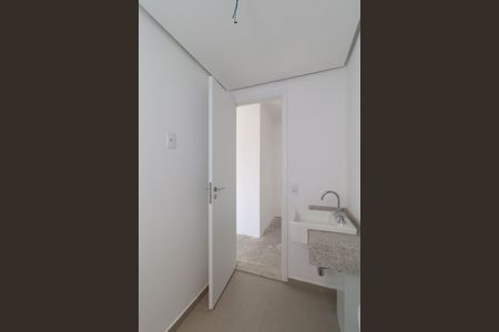 Apartamento à venda com 70m², 2 quartos e 1 vaga Apartamento à venda com 70m², 2 quartos e 1 vagaBanheiro da Suíte 2