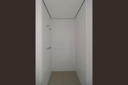 Apartamento à venda com 70m², 2 quartos e 1 vaga Apartamento à venda com 70m², 2 quartos e 1 vagaBanheiro da Suíte 1