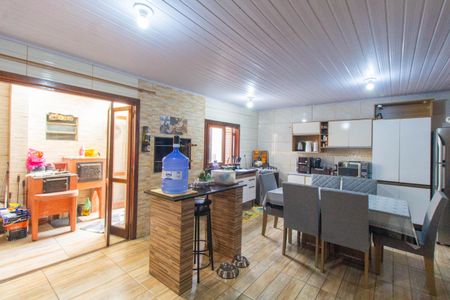 Casa à venda com 200m², 2 quartos e 2 vagasCozinha e Área de Serviço