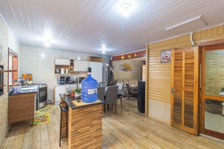 Casa à venda com 200m², 2 quartos e 2 vagasCozinha e Área de Serviço