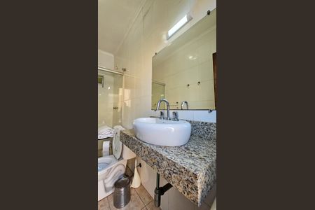 Casa à venda com 350m², 4 quartos e 3 vagasBanheiro 1