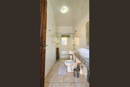 Casa à venda com 350m², 4 quartos e 3 vagasBanheiro 1