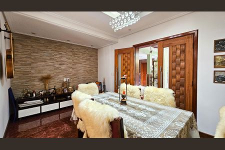 Casa à venda com 350m², 4 quartos e 3 vagasSala