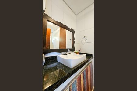 Casa à venda com 350m², 4 quartos e 3 vagasBanheiro 2