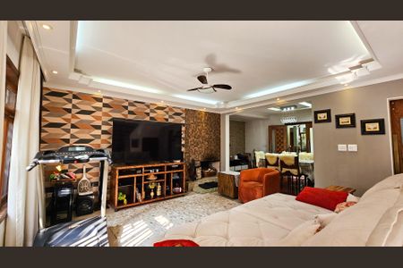 Casa à venda com 350m², 4 quartos e 3 vagasSala