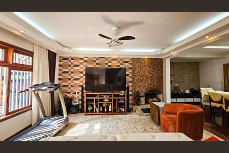 Casa à venda com 350m², 4 quartos e 3 vagasSala