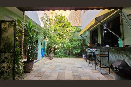 Casa à venda com 350m², 4 quartos e 3 vagasQuintal