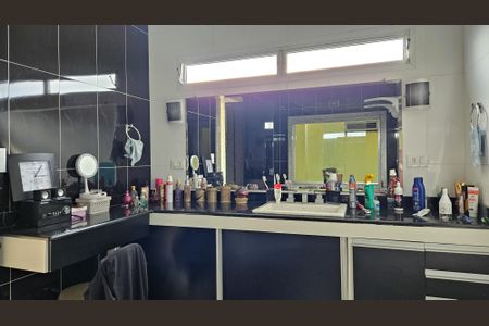 Casa à venda com 350m², 4 quartos e 3 vagasBanheiro da Suíte