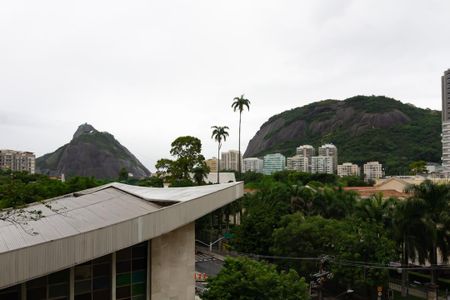 Apartamento à venda com 75m², 2 quartos e 1 vagaVista da suíte 2