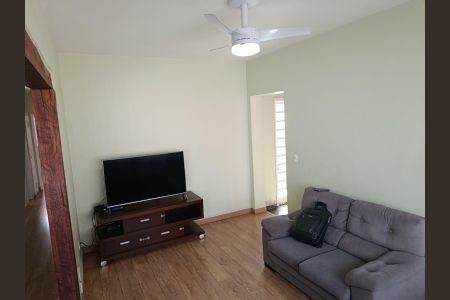 Casa para alugar com 165m², 3 quartos e 3 vagas Casa para alugar com 165m², 3 quartos e 3 vagasSala