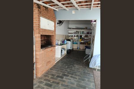 Casa para alugar com 165m², 3 quartos e 3 vagas Casa para alugar com 165m², 3 quartos e 3 vagasÁrea externa