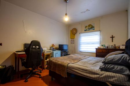 Casa à venda com 150m², 4 quartos e 2 vagasSuíte 