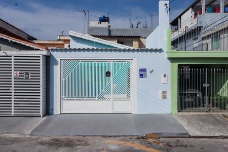 Casa para alugar com 80m², 2 quartos e 2 vagasFachada