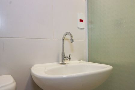 Casa para alugar com 80m², 2 quartos e 2 vagasBanheiro