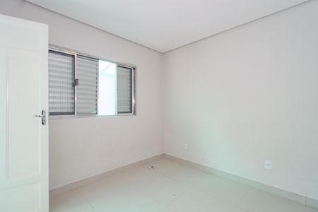 Casa para alugar com 80m², 2 quartos e 2 vagasQuarto 1