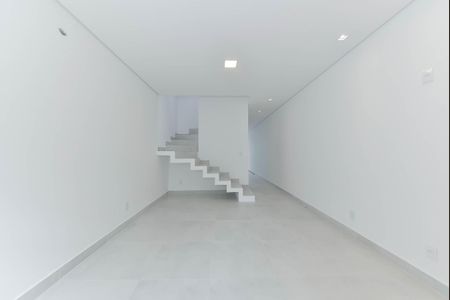 Casa à venda com 120m², 3 quartos e 1 vaga Casa à venda com 120m², 3 quartos e 1 vagaSala