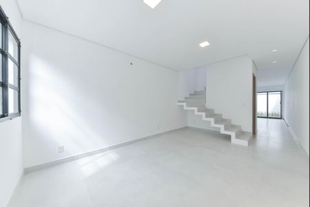 Casa à venda com 120m², 3 quartos e 1 vaga Casa à venda com 120m², 3 quartos e 1 vagaSala